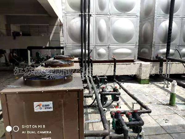滁州機(jī)電學(xué)校太陽能空氣能熱水工程